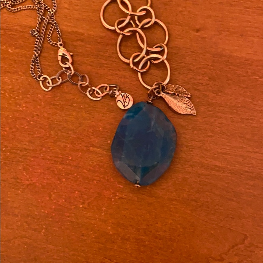 Turquoise Stone Necklace In Gold Chain 20$